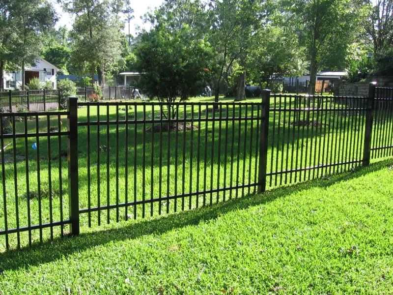 Who Pays for a Fence Between Neighbors in California?